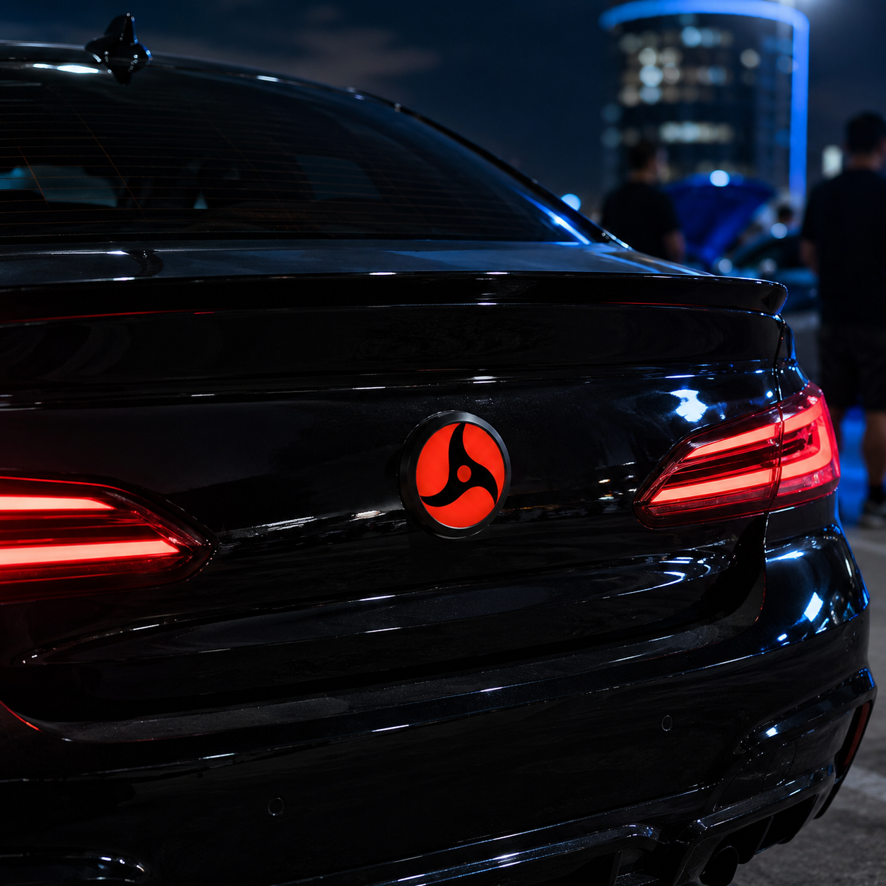 RoadGlow™ Dynamic Emblem Display